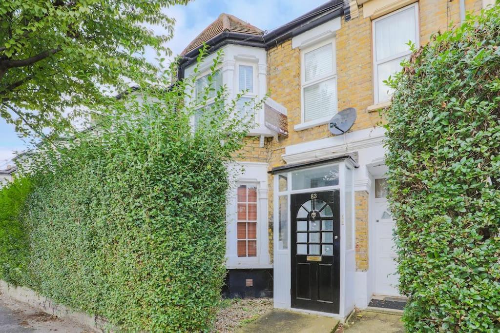 2 Bed Garden Flat Leyton Village 伦敦 外观 照片