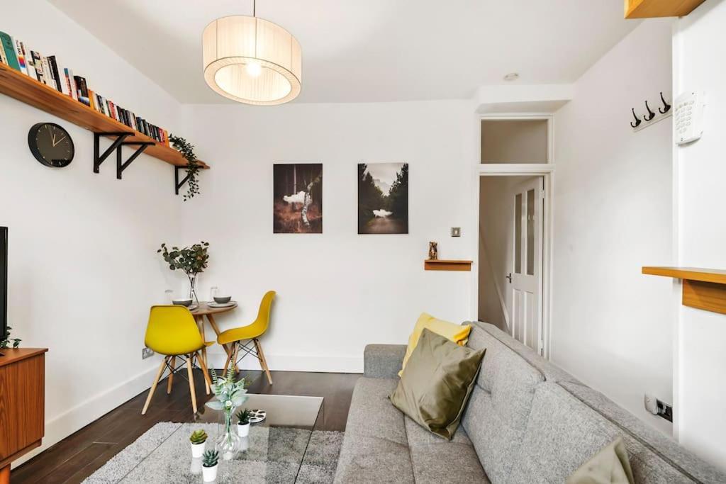 2 Bed Garden Flat Leyton Village 伦敦 外观 照片