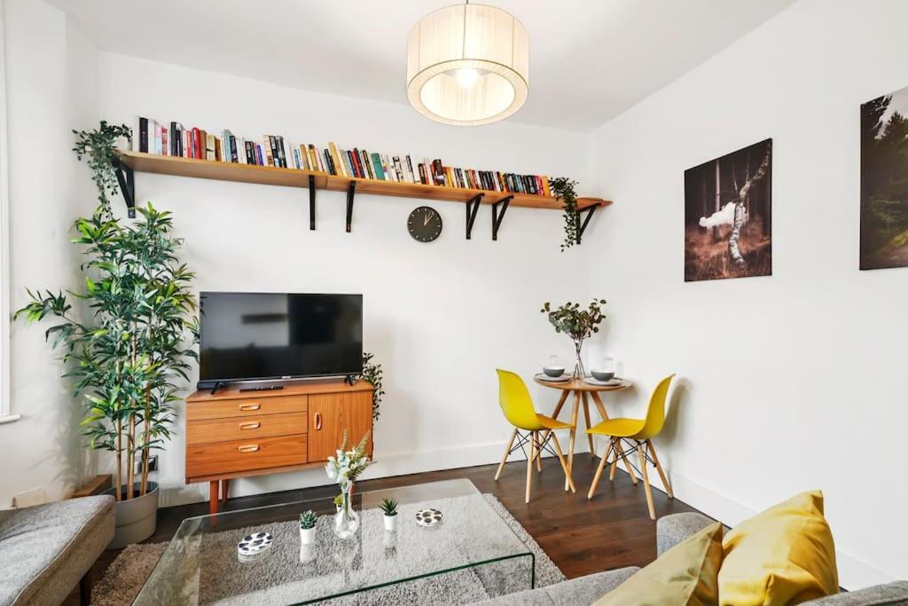 2 Bed Garden Flat Leyton Village 伦敦 外观 照片