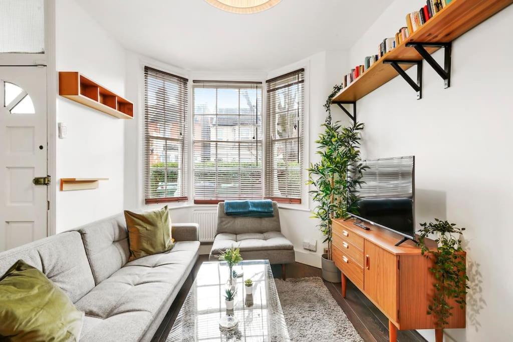 2 Bed Garden Flat Leyton Village 伦敦 外观 照片