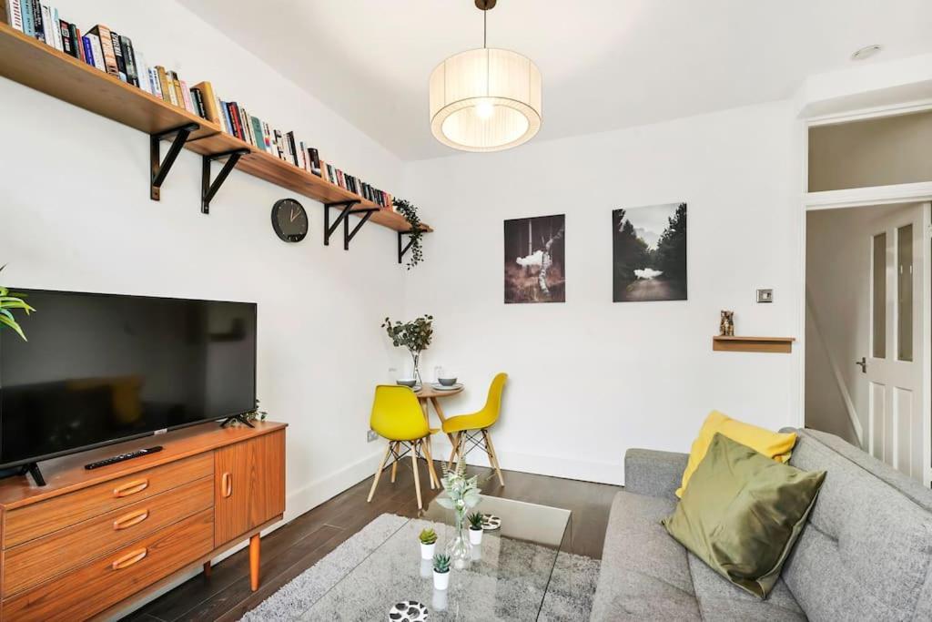 2 Bed Garden Flat Leyton Village 伦敦 外观 照片